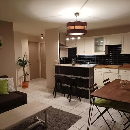 Ecully, Au Calme De 50m². * Écully
